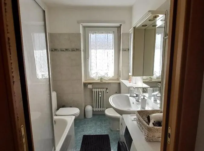 Appartamento Aosta Apartament *